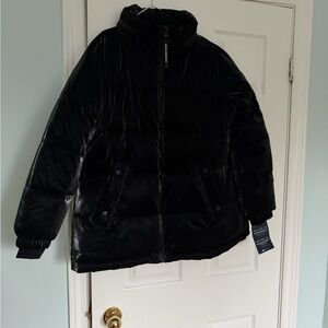 Elegant Black Puffer Jacket for Women